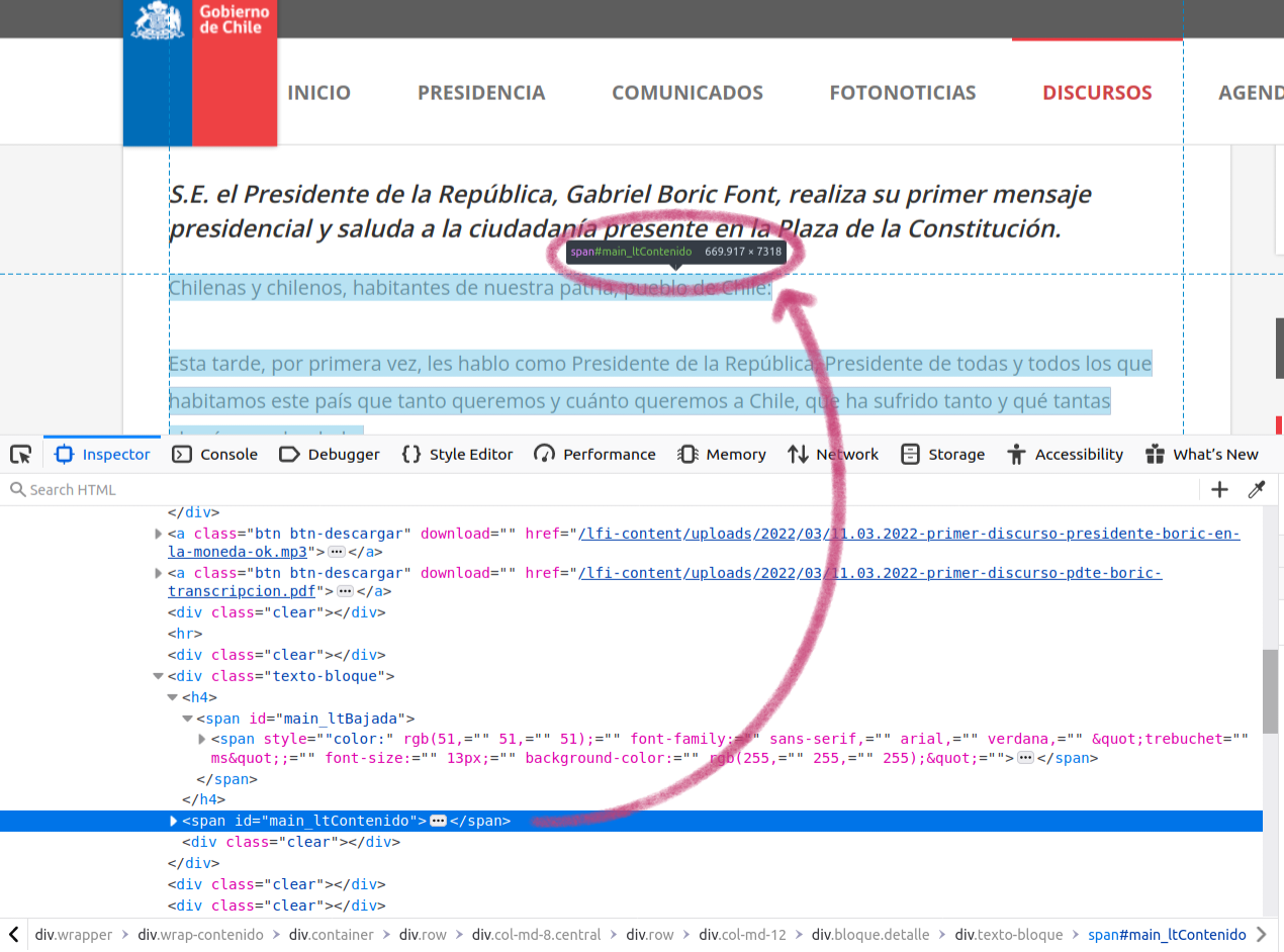 Captura de pantalla de la página con el panel de desarrollo abierto. En él aparece marcada la línea que corresponde al texto del discurso. En la página aparecen destacadas las líneas del discurso, sin el encabezado que lo introducía.